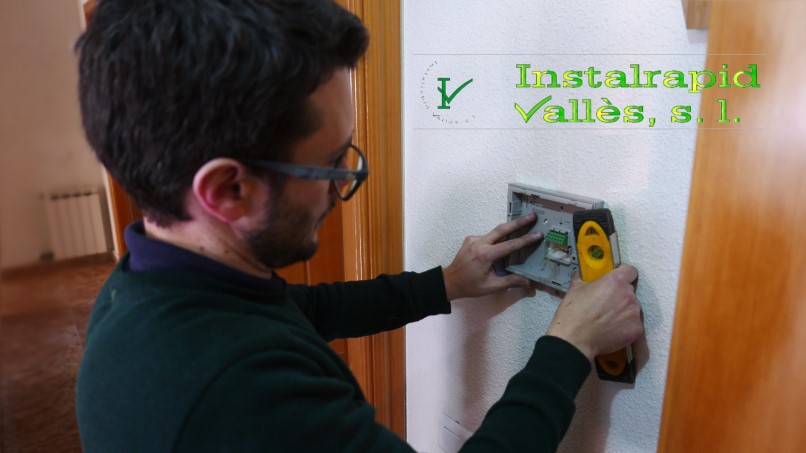Para comunidades de vecinos en Mollet del Vallès,Barcelona instaladores y reparadores de videoporteros y porteros ABB, Instalrapid Vallès
